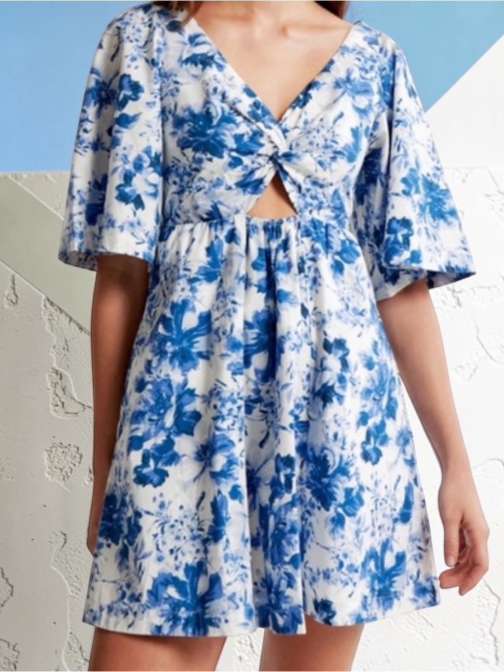 Abercrombie & Fitch Blue White Floral Cutout Mini Dress Size L Smocked Back - Picture 3 of 10